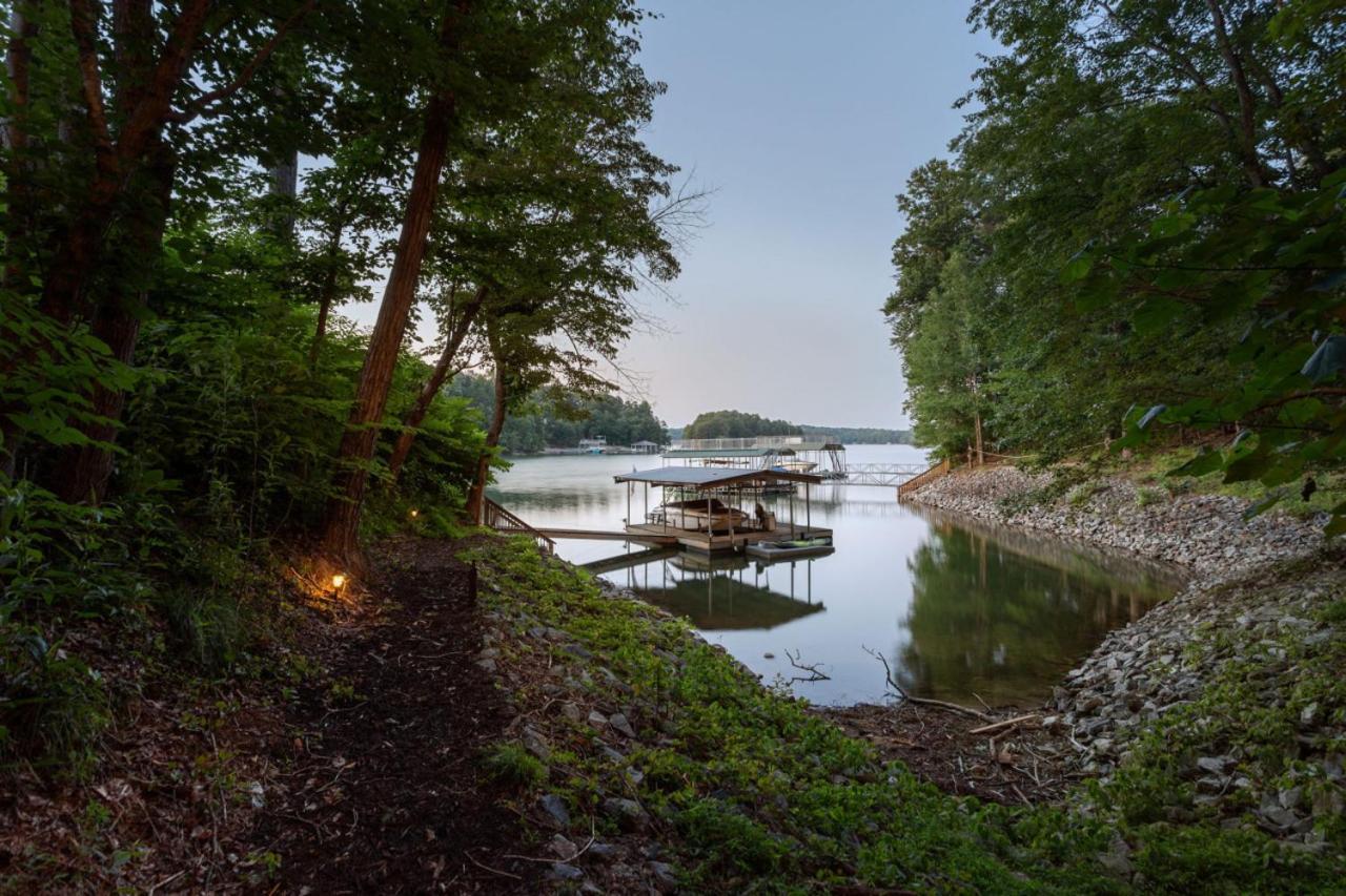 Lanier Landing - Private Dock Hot Tub Game Room เกนส์วิลล์ ภายนอก รูปภาพ