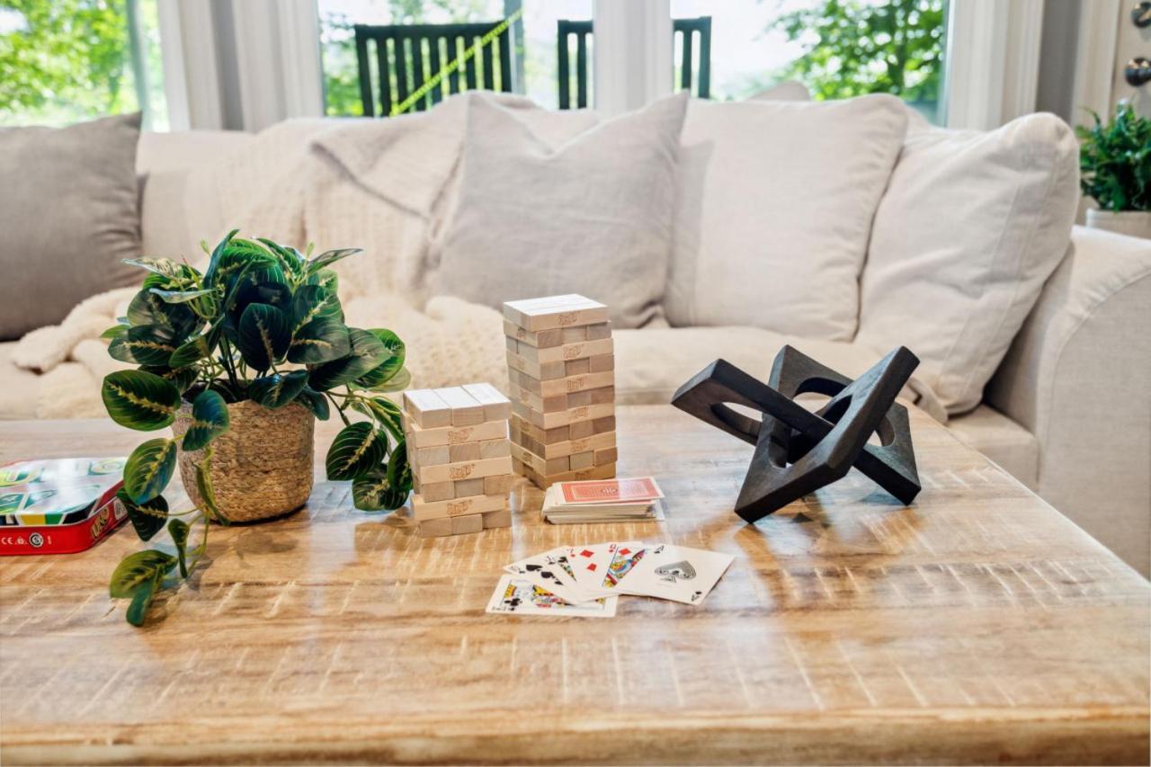Lanier Landing - Private Dock Hot Tub Game Room เกนส์วิลล์ ภายนอก รูปภาพ